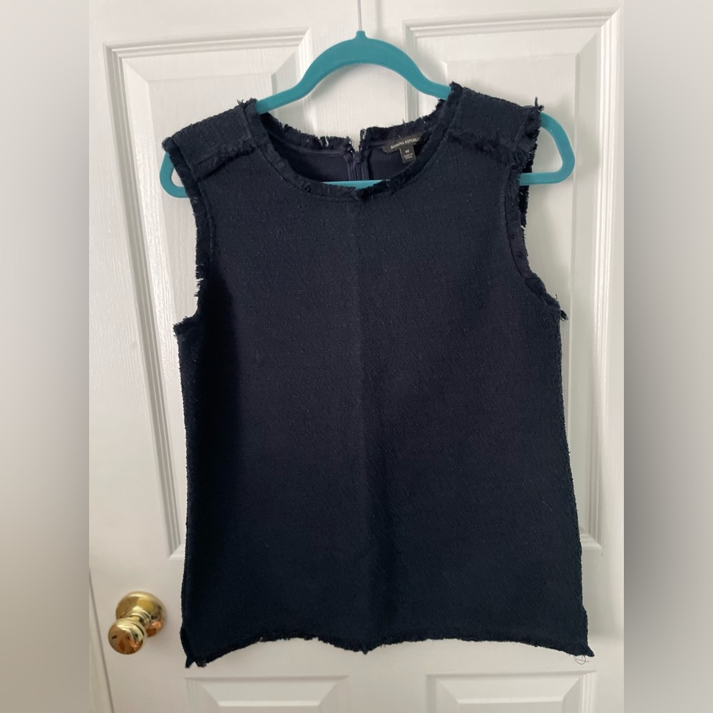 Banana Republic Navy top SIZE MEDIUM